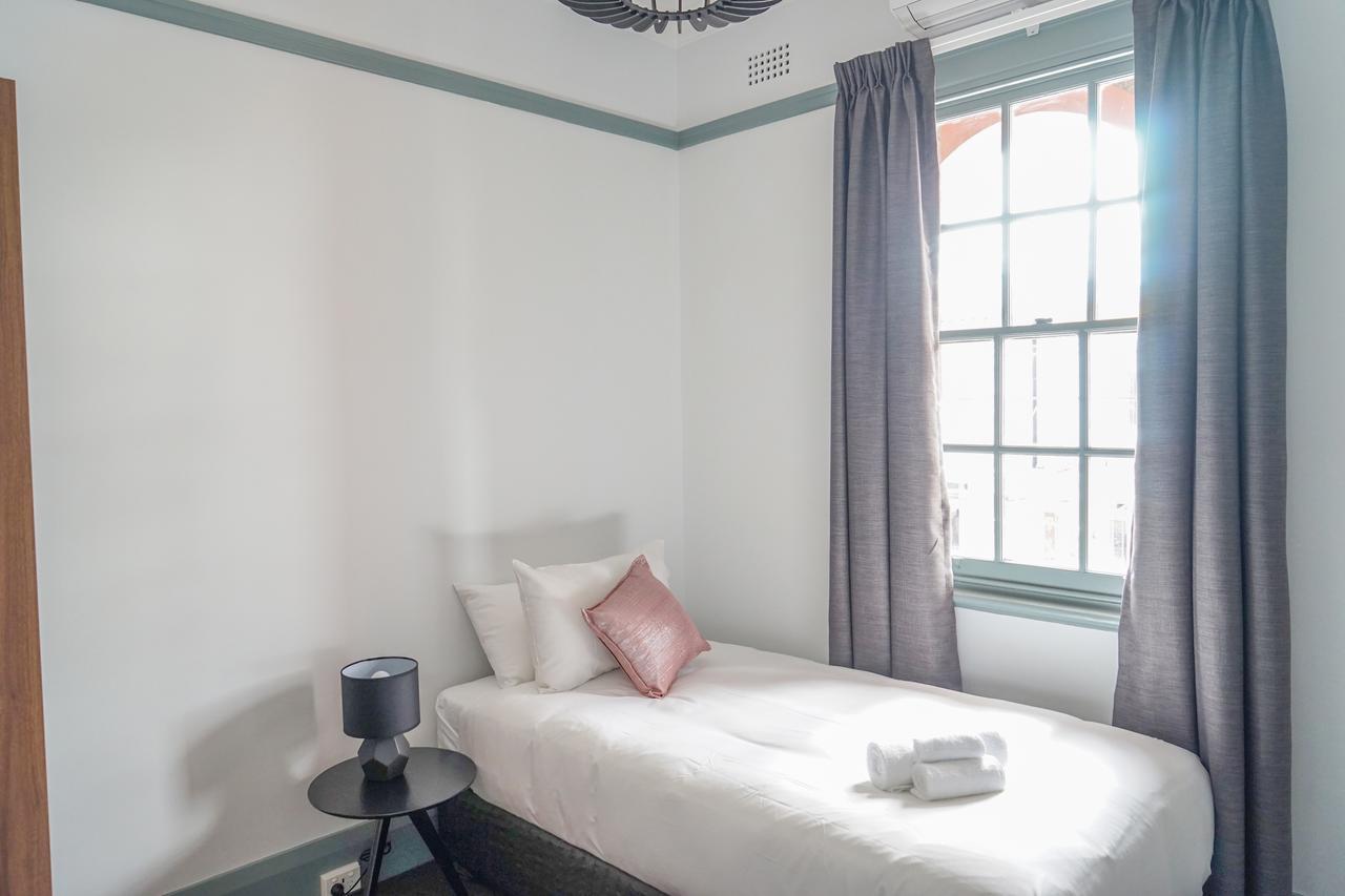 Oasis On Beamish Hotel ซิดนีย์ ภายนอก รูปภาพ